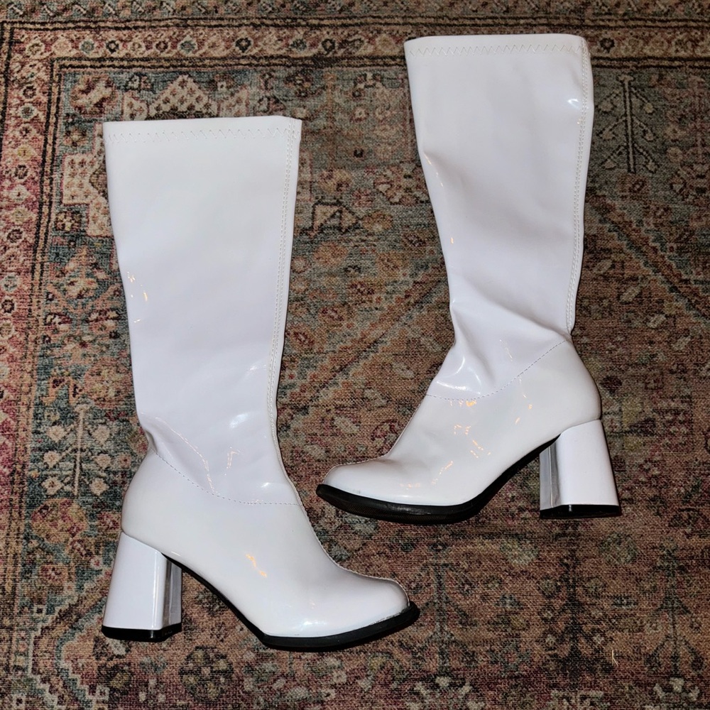 White Vinyl Knee High Go-Go Boots size 6